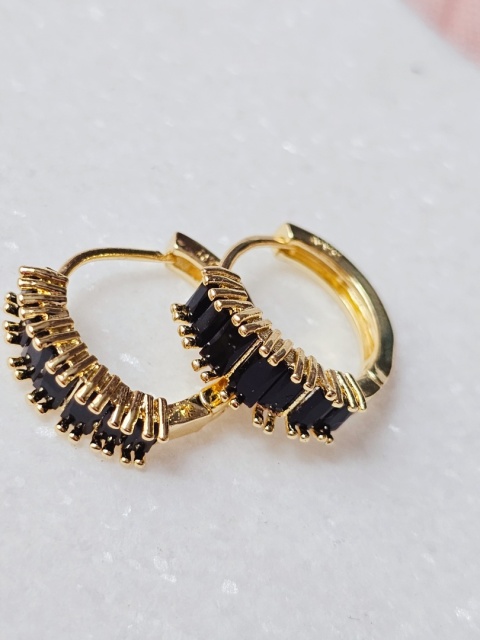 Kolczyki czarny kryształek