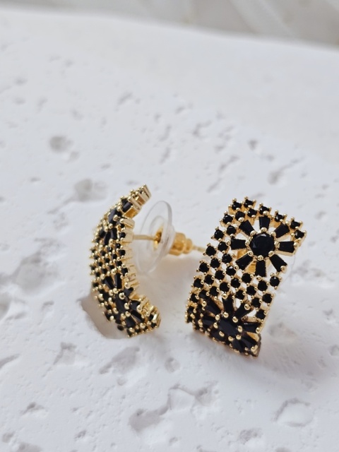 Kolczyki czarny kwiatek