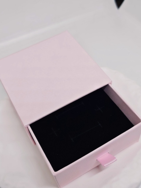 Pudełko ozdobne na biżuterię