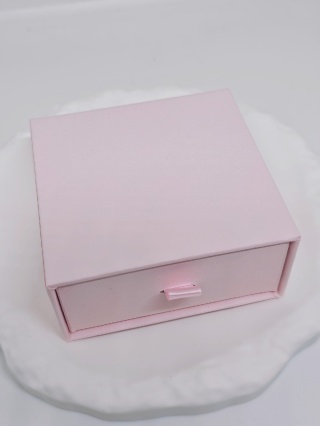 Pudełko ozdobne na biżuterię